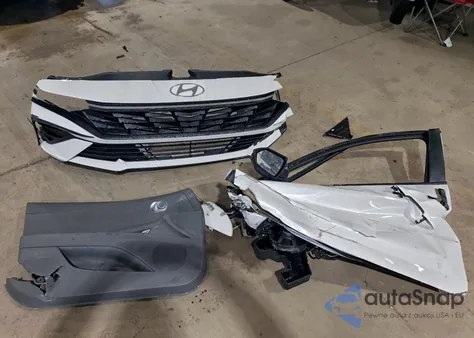 2024 Hyundai Elantra Sel z USA, uszkodzony, nr VIN KMHLM4DGXRU681057